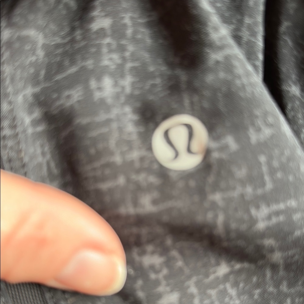 Lululemon Athletica Gray Athletic Shorts Lightweight Comfort - Picture 2 of 7